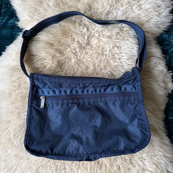 LeSportsac Deluxe Everyday Bag Navy - Picture 2 of 9